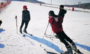 藏马山滑雪场展示图片3