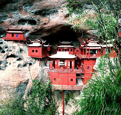 甘露岩寺展示图片3