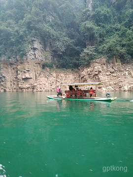 金秀圣堂湖生态旅游景区展示图片1