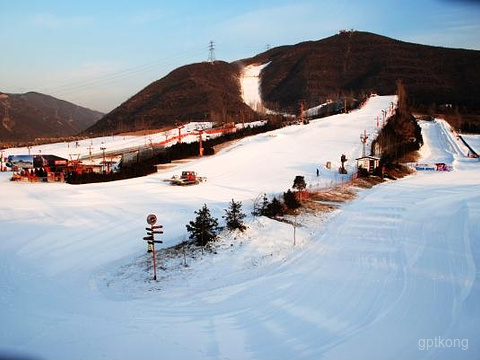 军都山滑雪场展示图片0