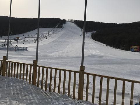 帽儿山哈体院小山滑雪场展示图片5