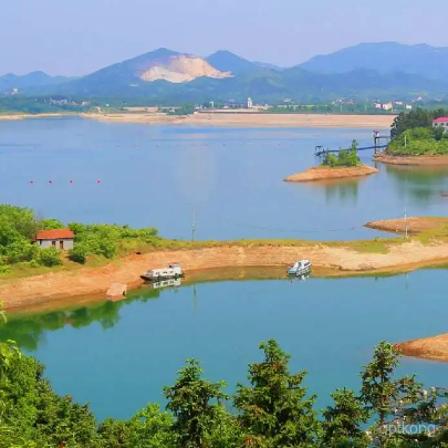 鲇鱼山湖生态旅游区展示图片0