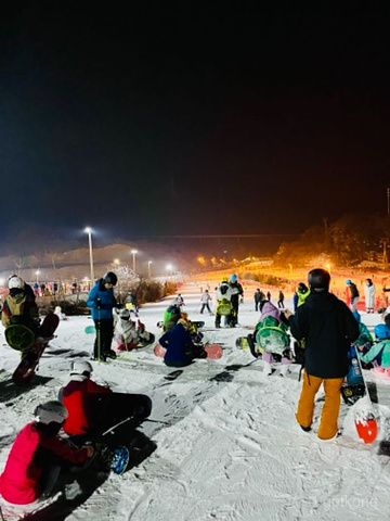 齐陵蓝溪国际滑雪场展示图片2