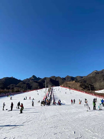 齐陵蓝溪国际滑雪场展示图片3