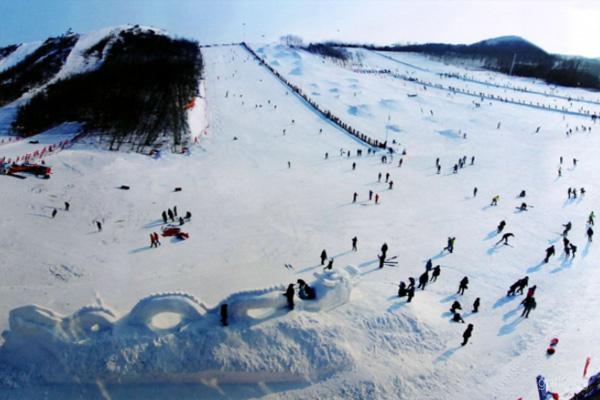 沈阳怪坡滑雪场展示图片0