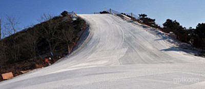 沈阳怪坡滑雪场展示图片1