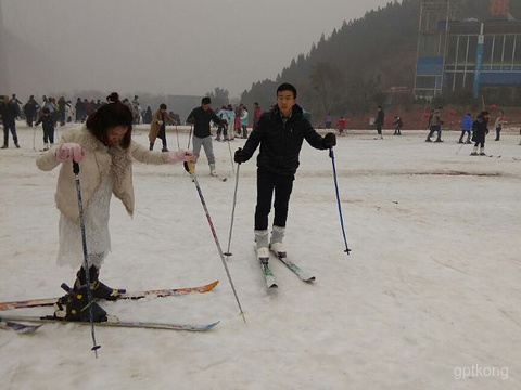 桃花峪生态滑雪场展示图片5