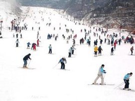 桃花峪生态滑雪场展示图片2