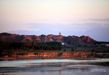 火山口地下森林展示图片9