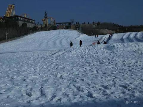 五龙山滑雪场展示图片1