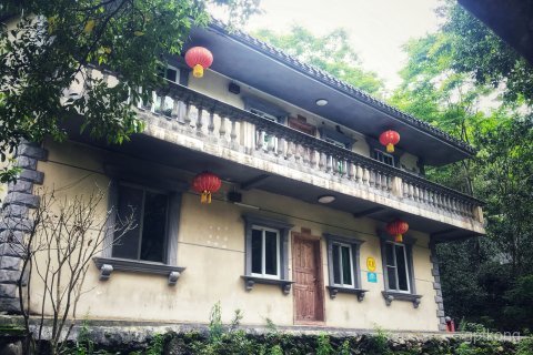 云髻山温泉度假山庄展示图片1